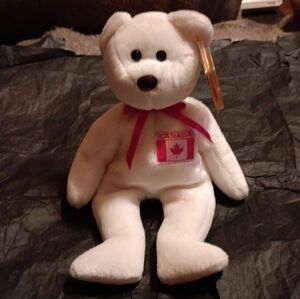 NWT TY BEANIE BABIES MAPLE CANADA TAG